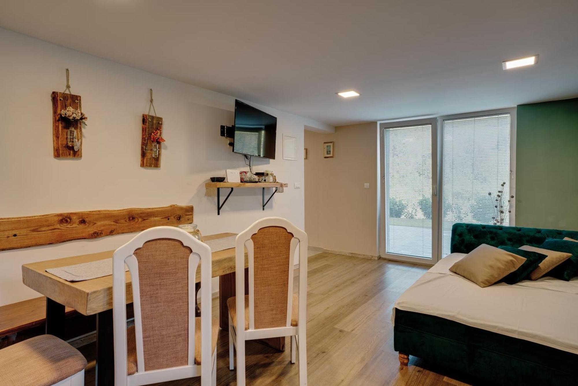 Apartment Hanny Laško Екстериор снимка